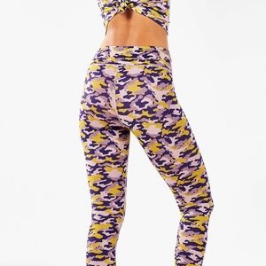 Mid-Rise Printed Heathered Legging
